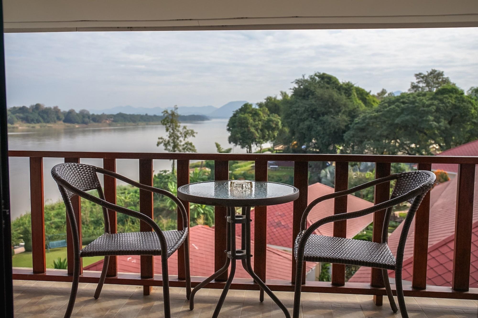 Курортный комплекс Chiangkhan River Mountain 4*